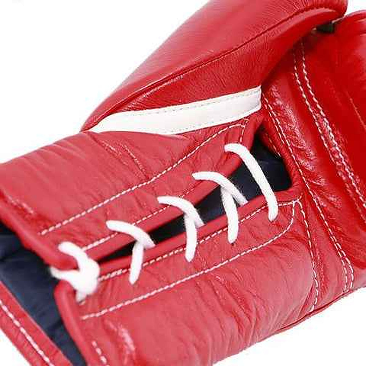 Winning lace-up boxing gloves in solid red leather with white laces and W triangle logo on cuff - palm and closure detail